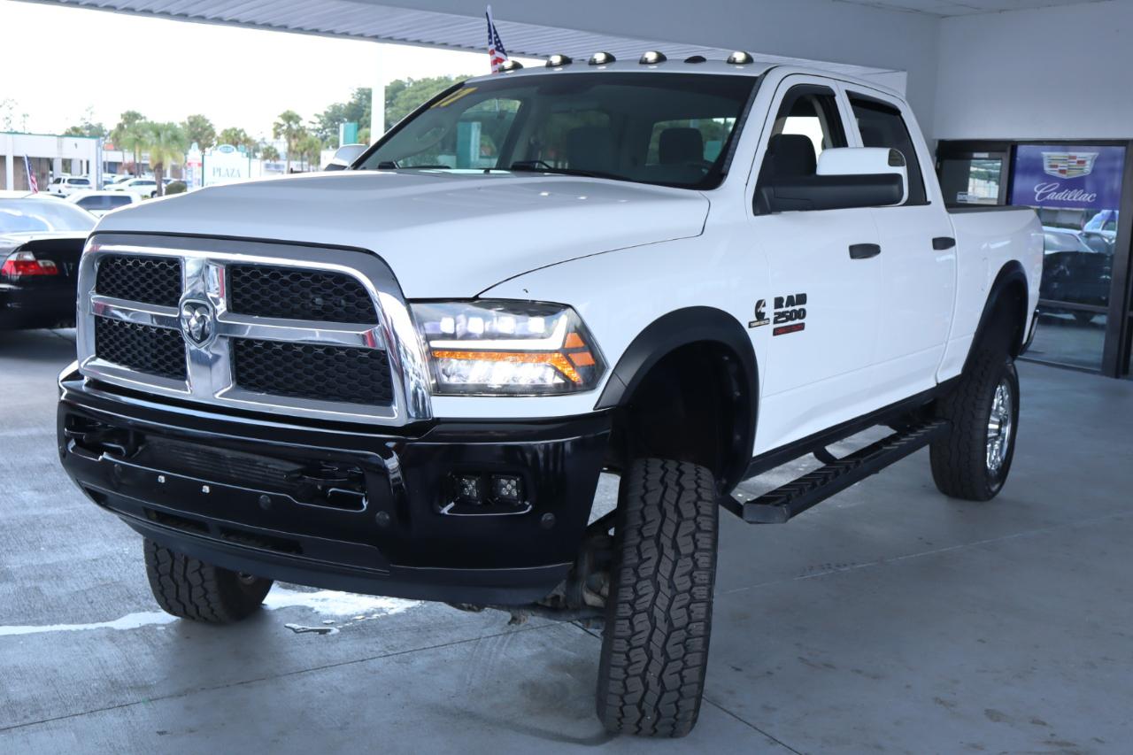 RAM 2500 Tradesman 4x4 Crew Cab 6'4" Box 2017