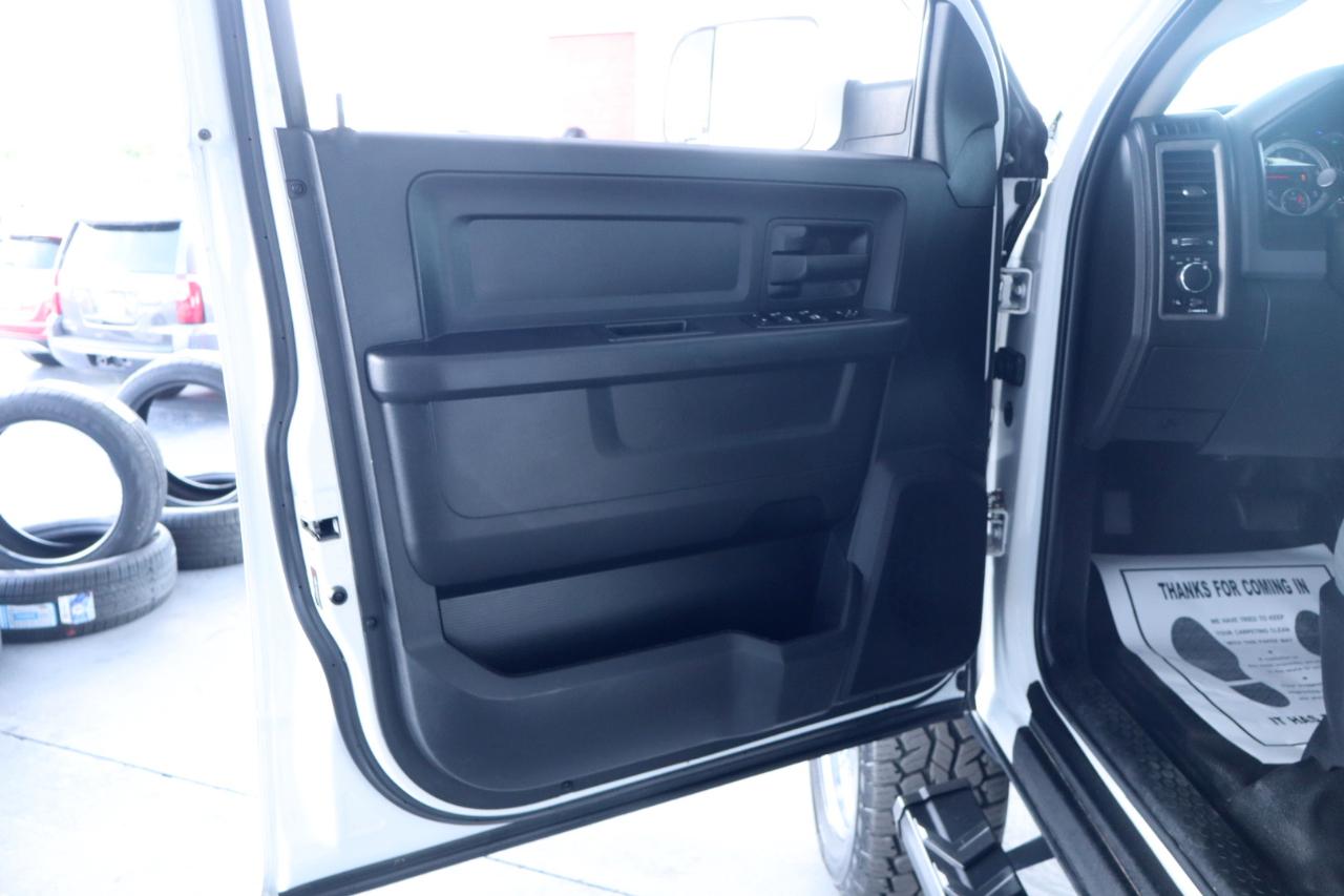 RAM 2500 Tradesman 4x4 Crew Cab 6'4" Box 2017