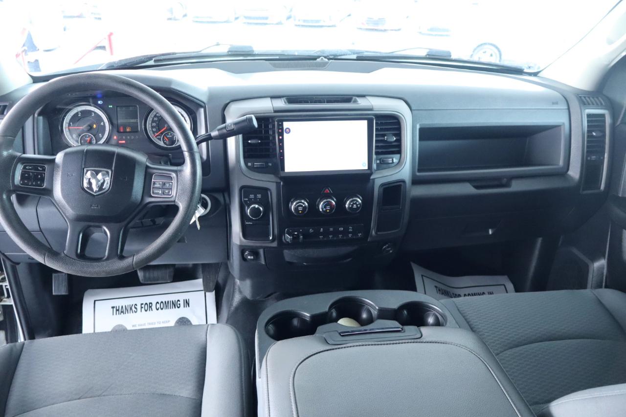 RAM 2500 Tradesman 4x4 Crew Cab 6'4" Box 2017