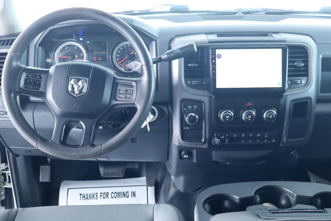 RAM 2500 Tradesman 4x4 Crew Cab 6'4" Box 2017