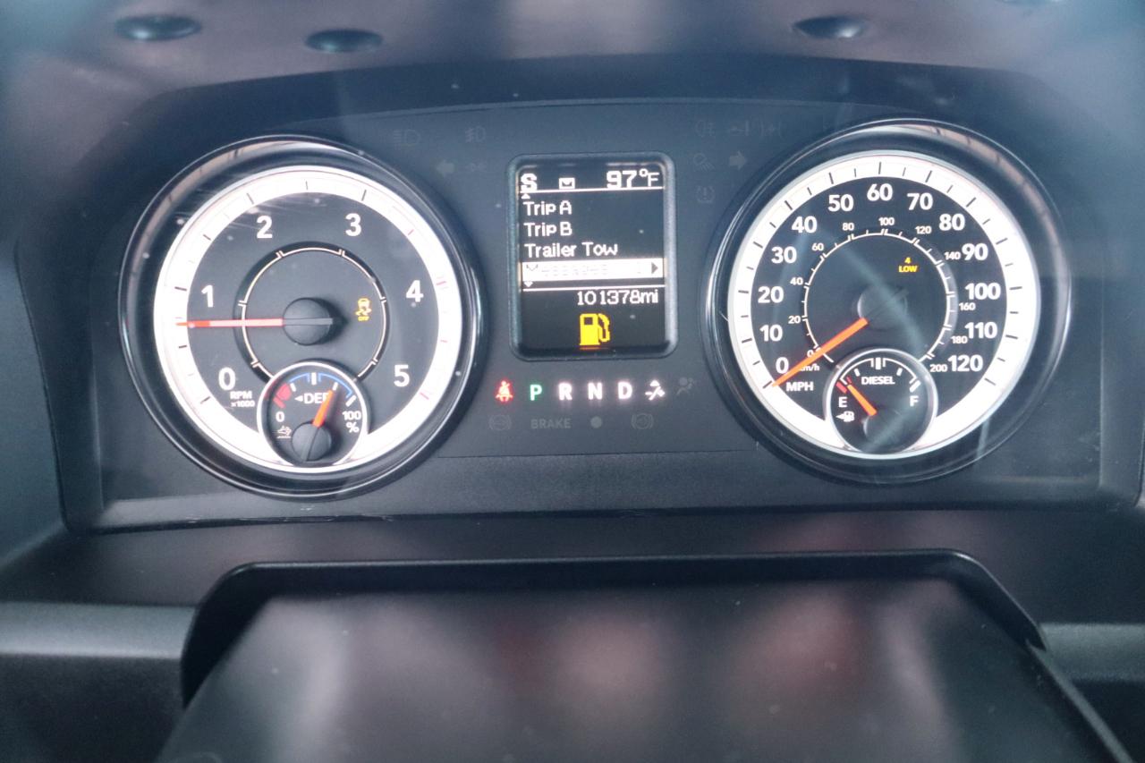 RAM 2500 Tradesman 4x4 Crew Cab 6'4" Box 2017