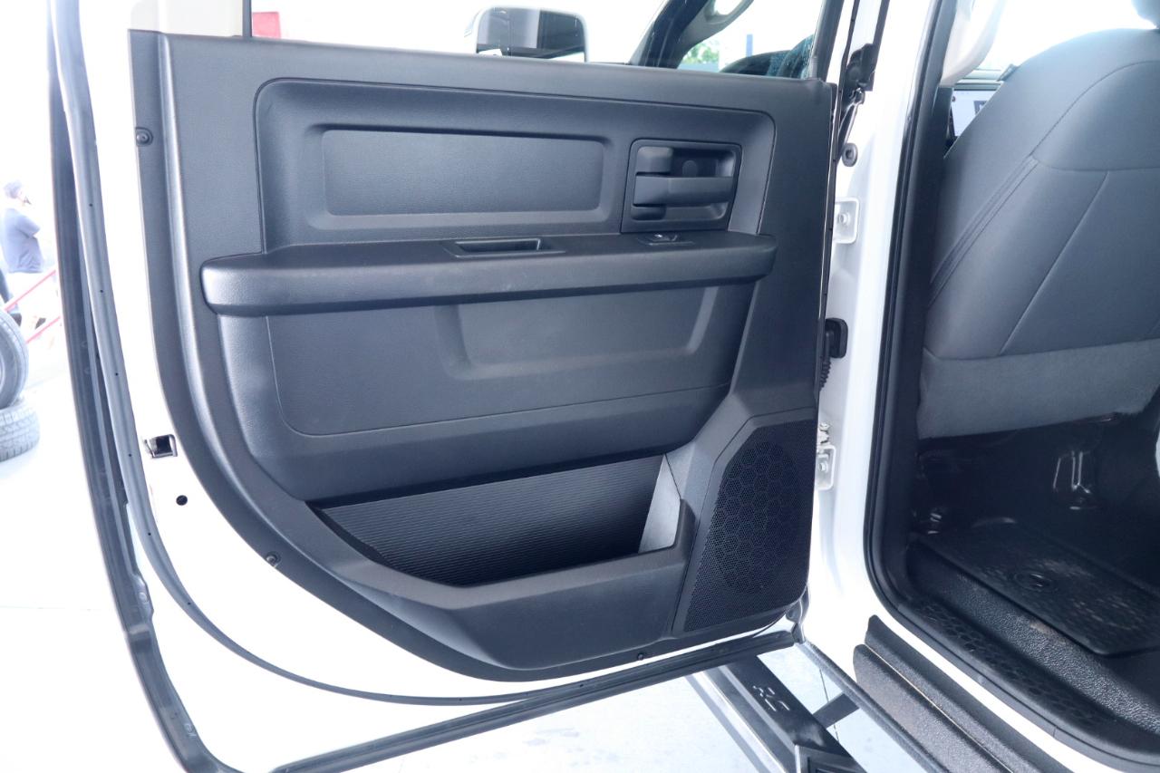 RAM 2500 Tradesman 4x4 Crew Cab 6'4" Box 2017