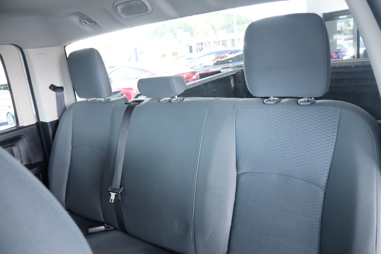RAM 2500 Tradesman 4x4 Crew Cab 6'4" Box 2017