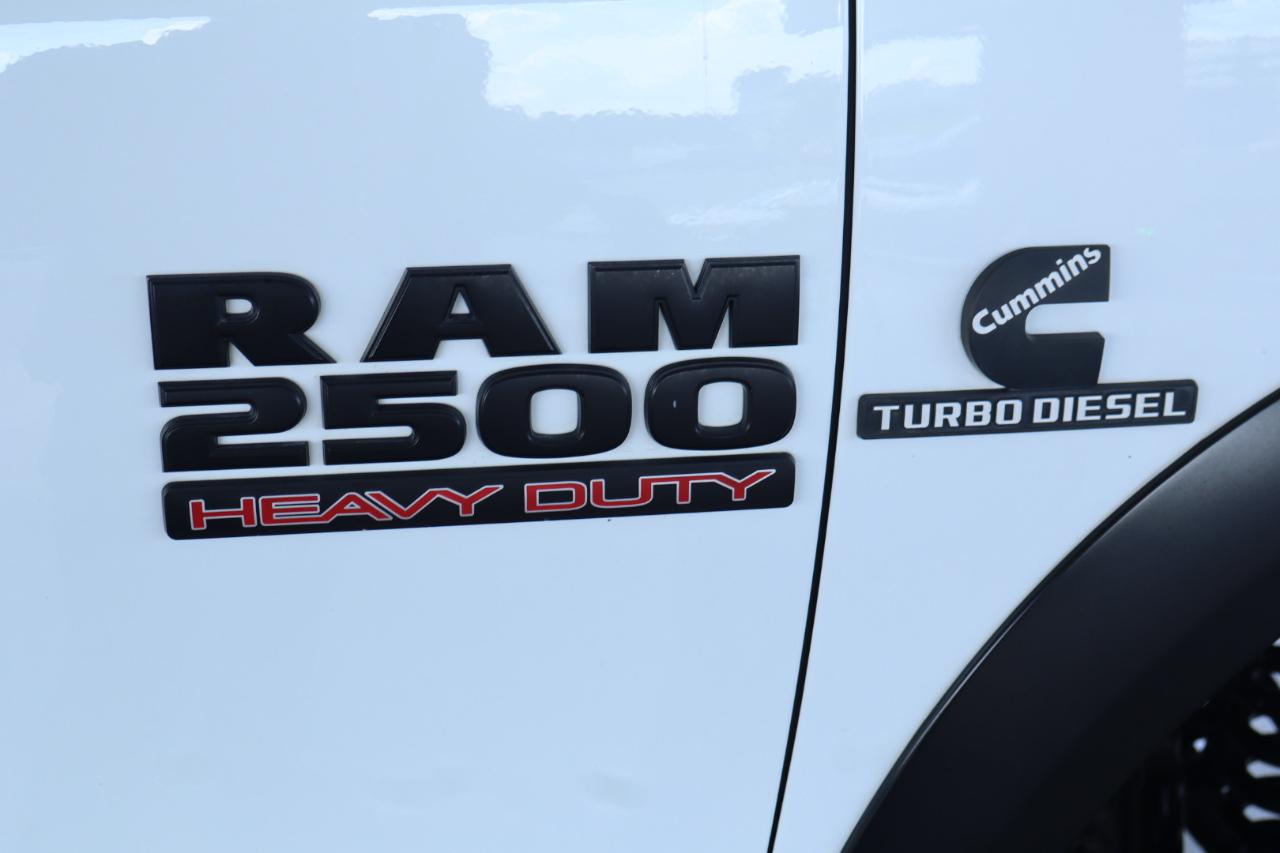 RAM 2500 Tradesman 4x4 Crew Cab 6'4" Box 2017