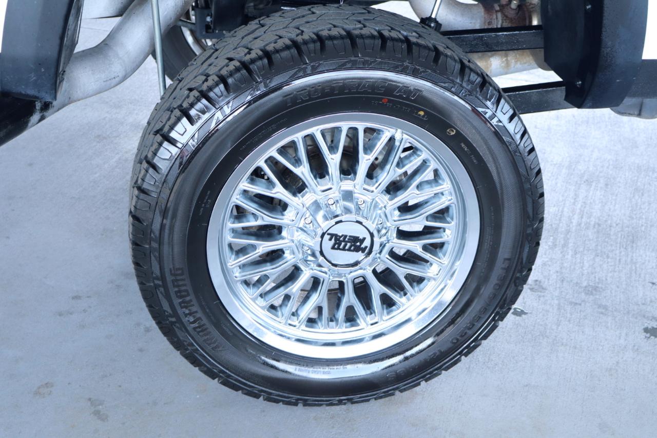 RAM 2500 Tradesman 4x4 Crew Cab 6'4" Box 2017