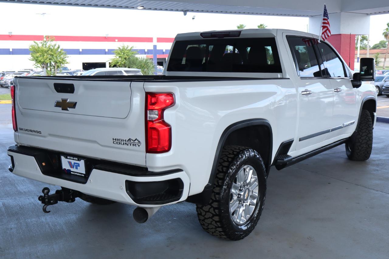 Chevrolet Silverado 2500HD 4WD Crew Cab 159" High Country 2024