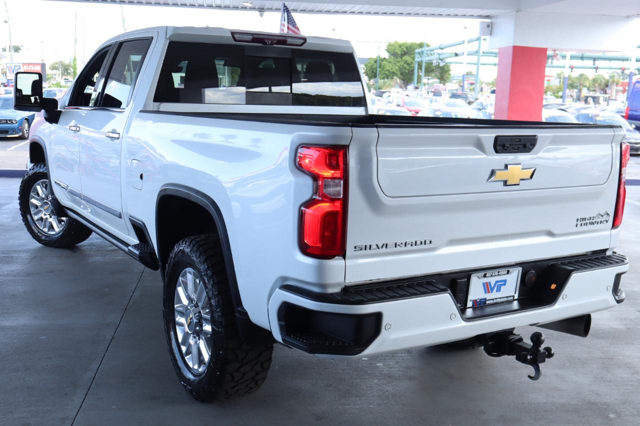 Chevrolet Silverado 2500HD 4WD Crew Cab 159" High Country 2024
