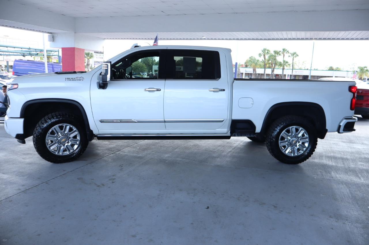 Chevrolet Silverado 2500HD 4WD Crew Cab 159" High Country 2024