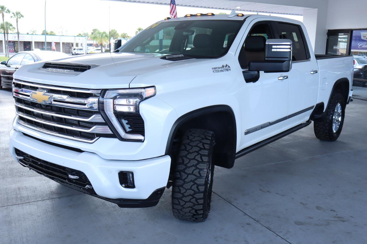 Chevrolet Silverado 2500HD 4WD Crew Cab 159" High Country 2024