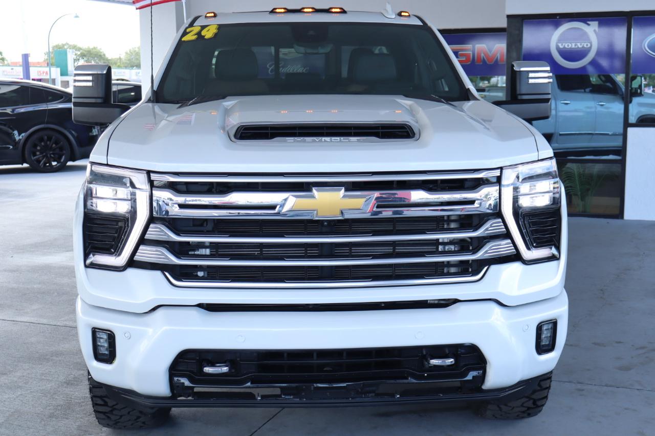Chevrolet Silverado 2500HD 4WD Crew Cab 159" High Country 2024