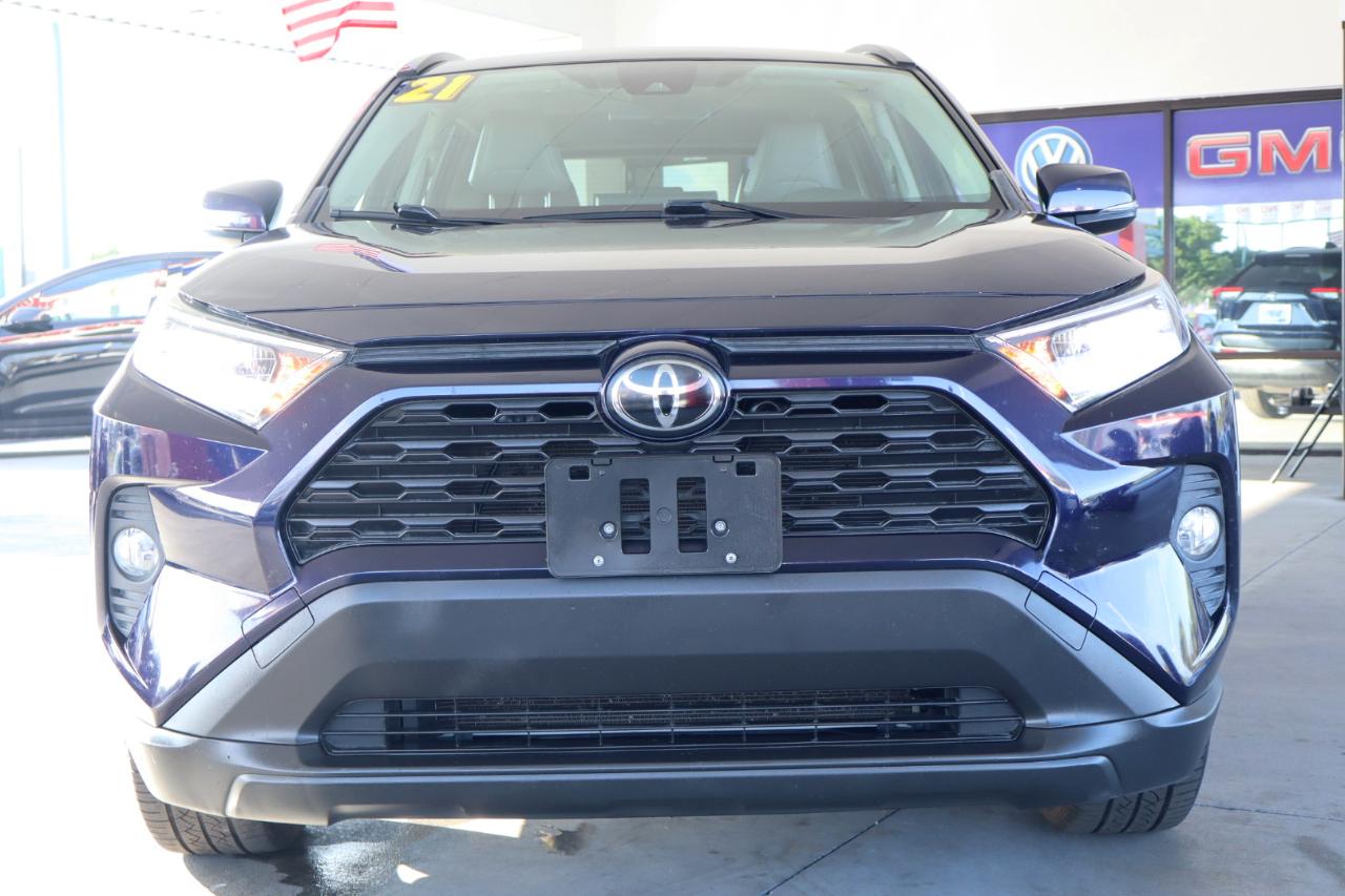 Toyota RAV4 XLE Premium FWD (Natl) 2021