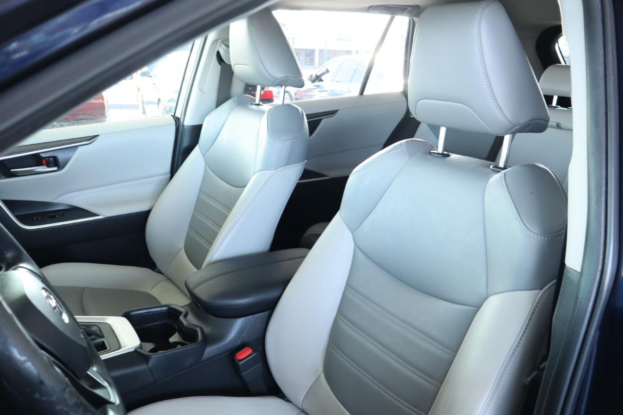 Toyota RAV4 XLE Premium FWD (Natl) 2021