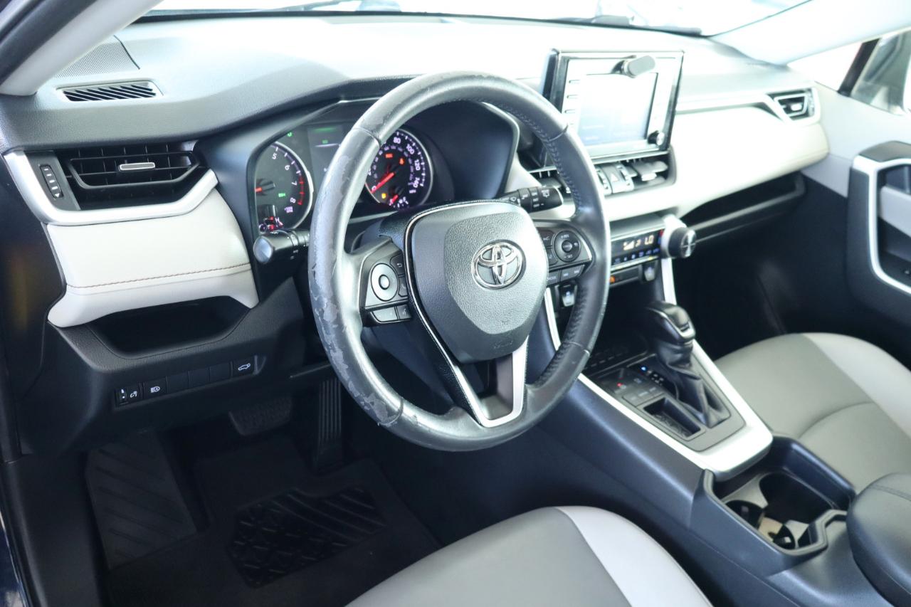 Toyota RAV4 XLE Premium FWD (Natl) 2021