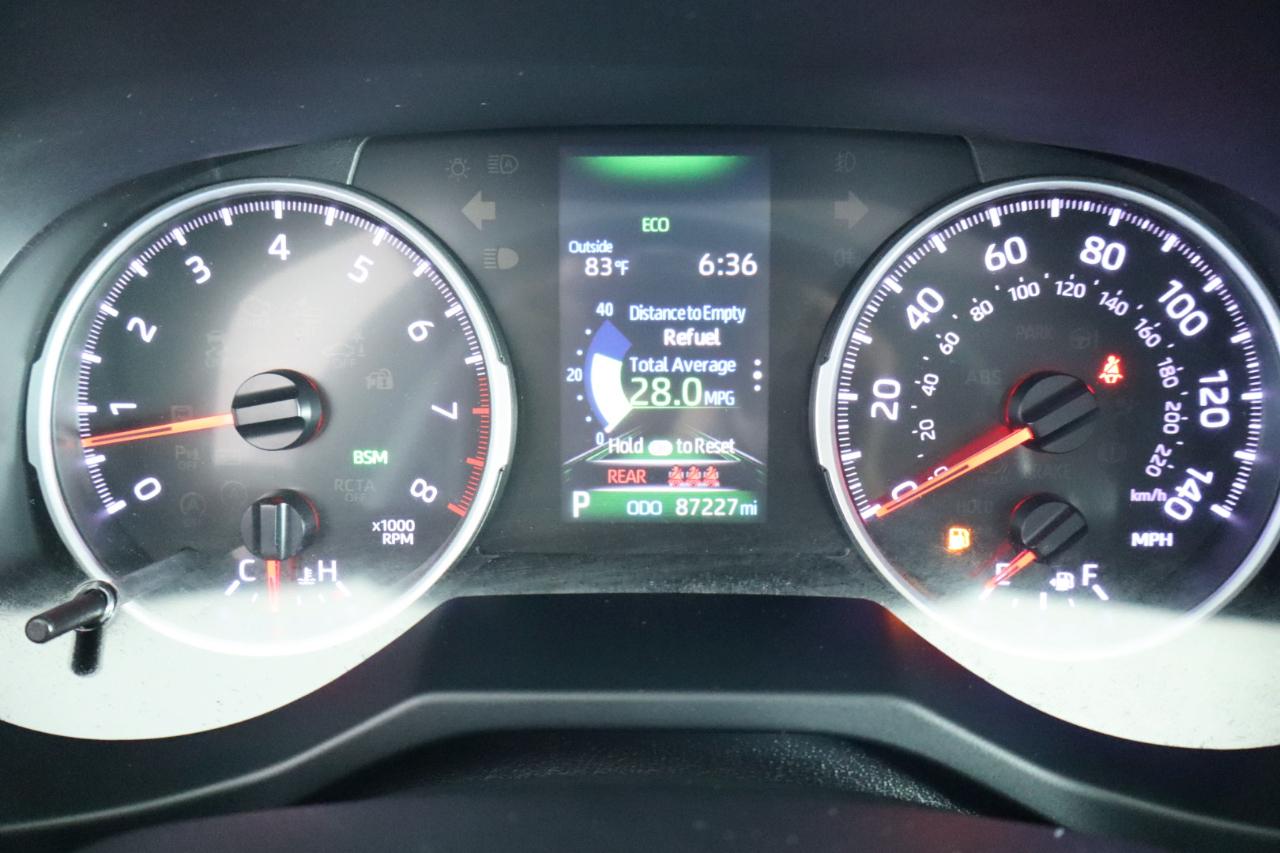 Toyota RAV4 XLE Premium FWD (Natl) 2021
