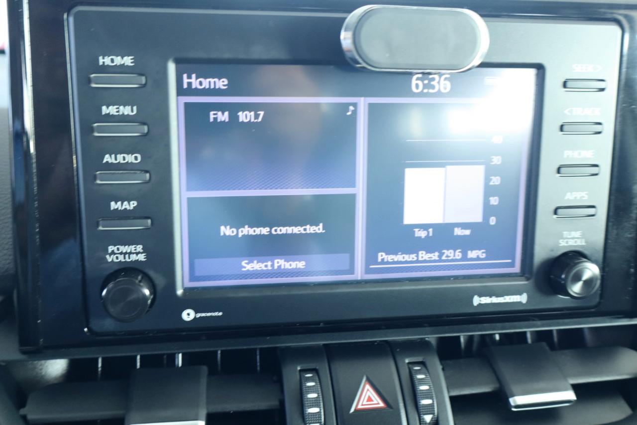 Toyota RAV4 XLE Premium FWD (Natl) 2021