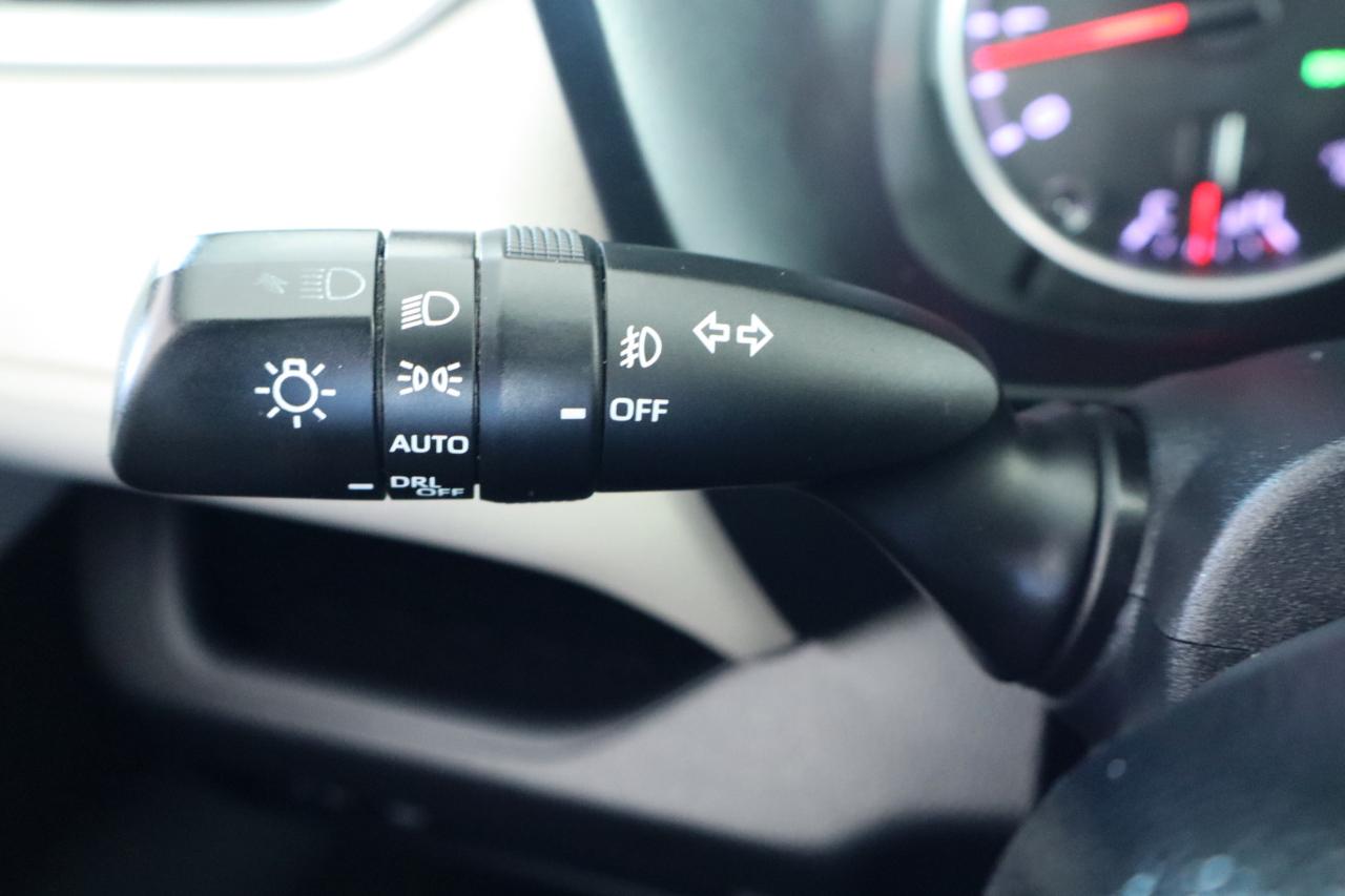 Toyota RAV4 XLE Premium FWD (Natl) 2021