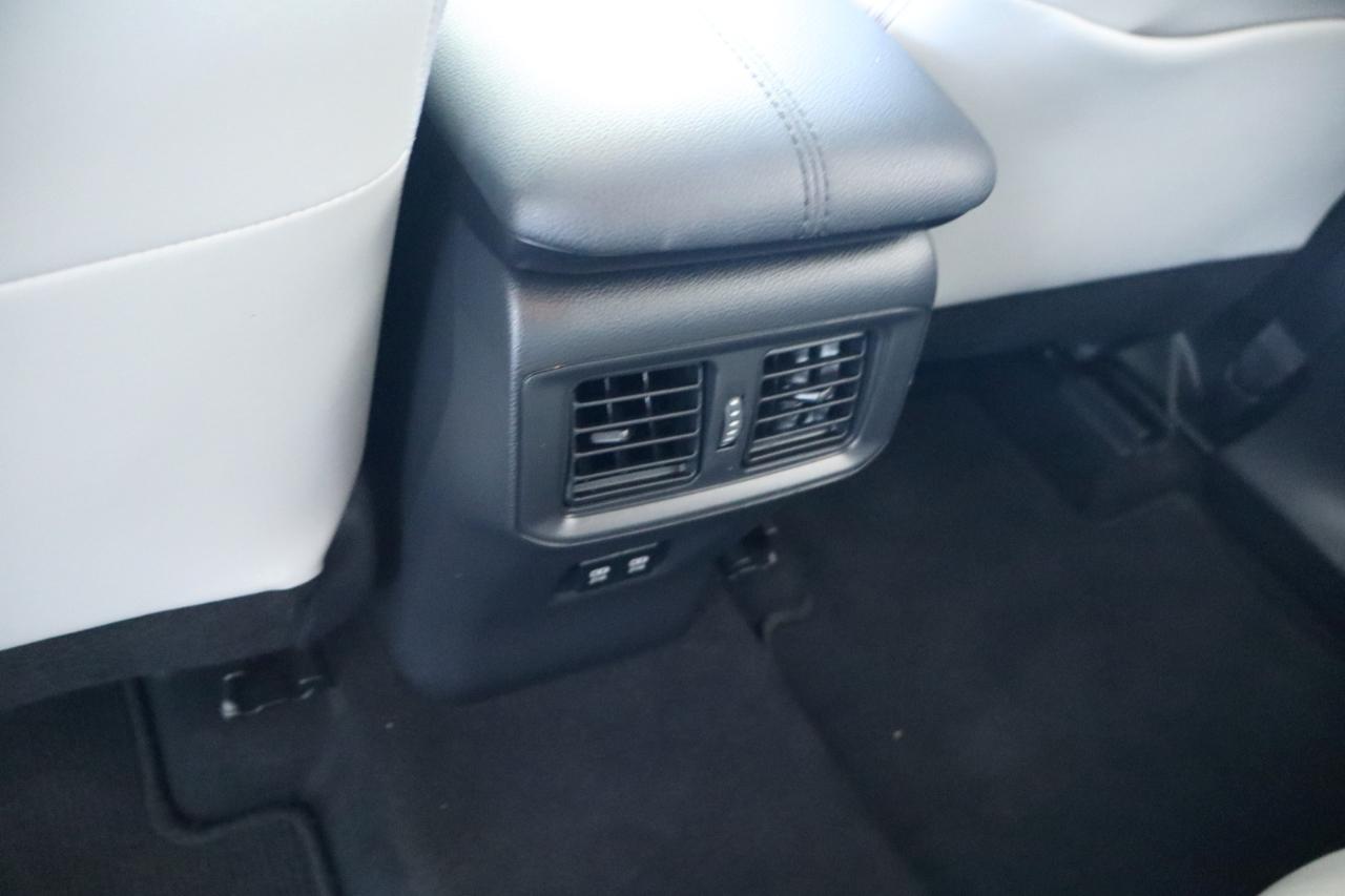 Toyota RAV4 XLE Premium FWD (Natl) 2021