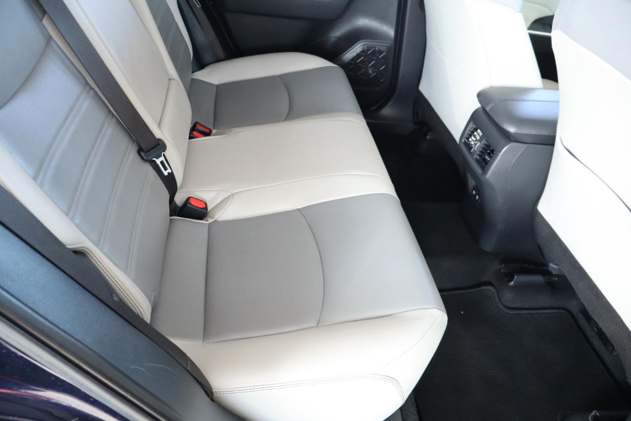Toyota RAV4 XLE Premium FWD (Natl) 2021