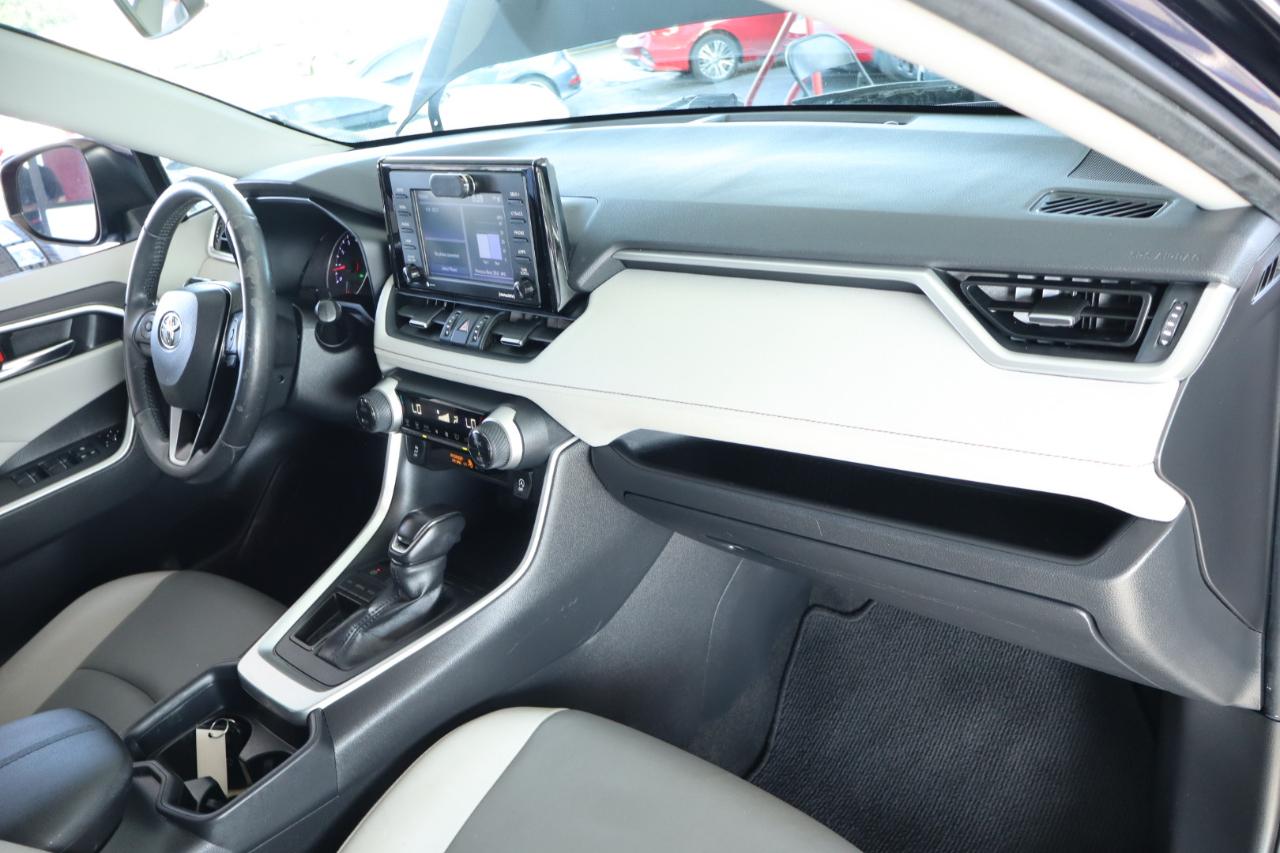 Toyota RAV4 XLE Premium FWD (Natl) 2021
