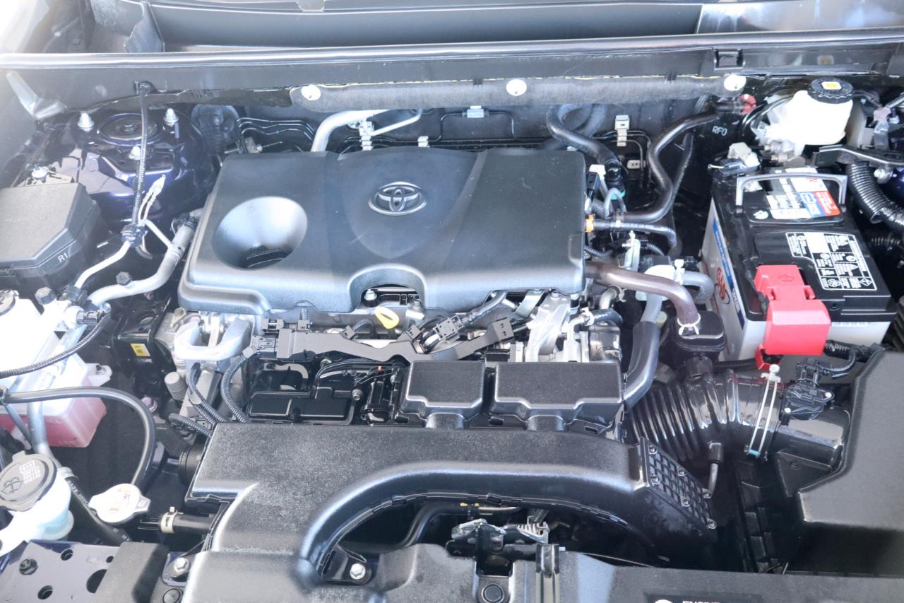 Toyota RAV4 XLE Premium FWD (Natl) 2021