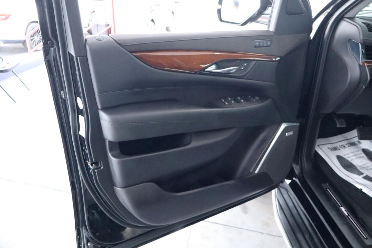 Cadillac Escalade 2WD 4dr Luxury 2020