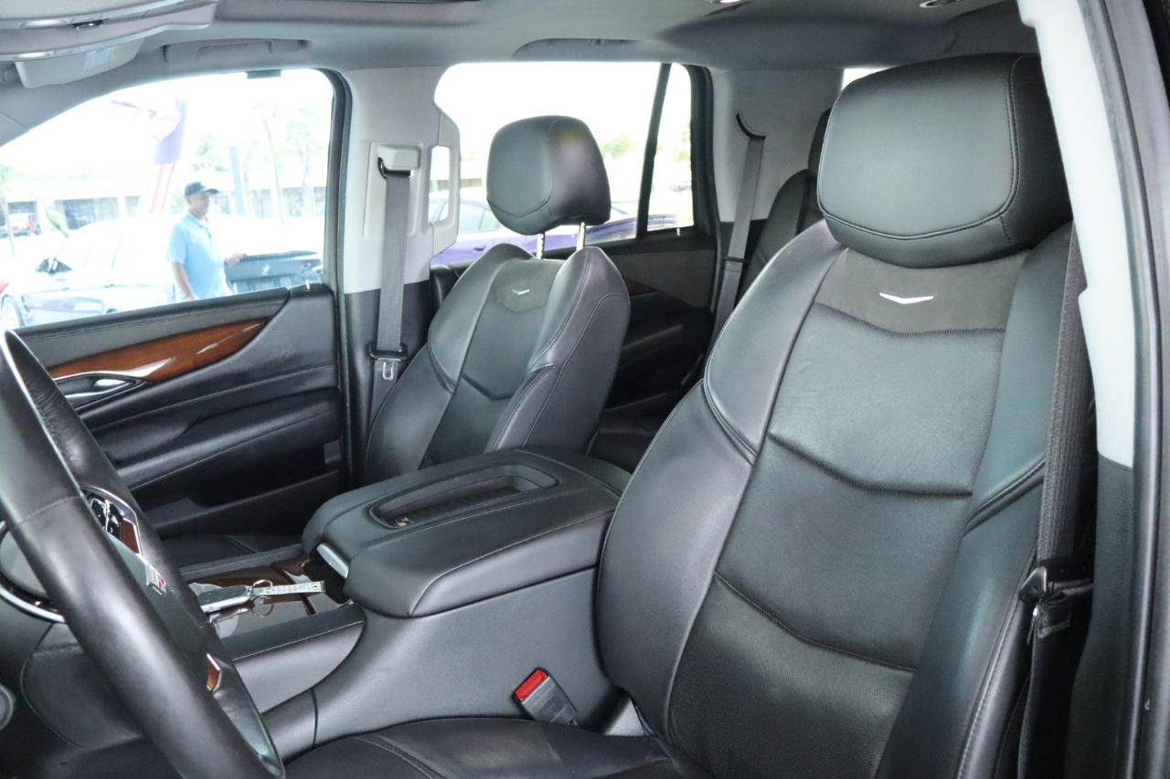 Cadillac Escalade 2WD 4dr Luxury 2020