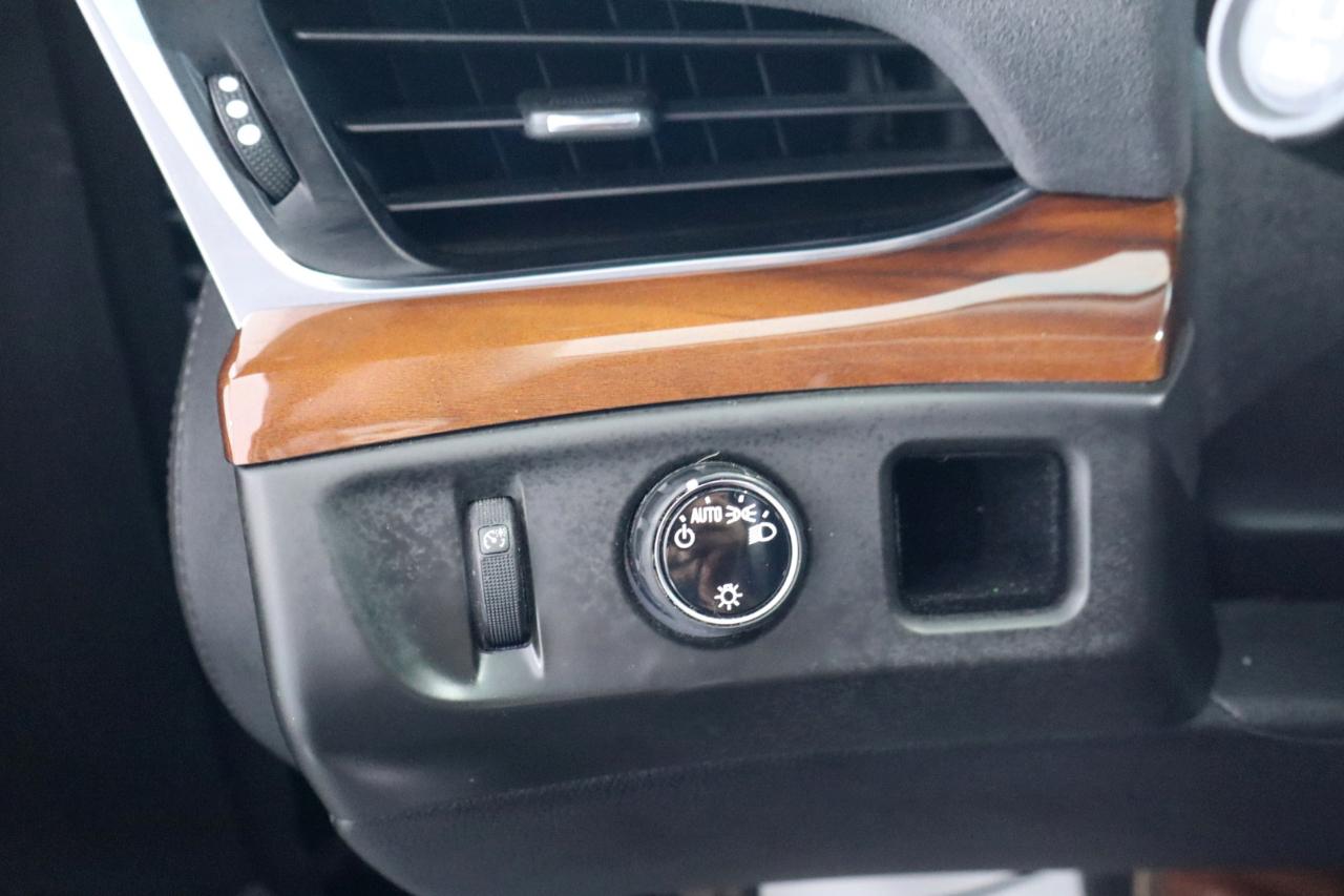 Cadillac Escalade 2WD 4dr Luxury 2020