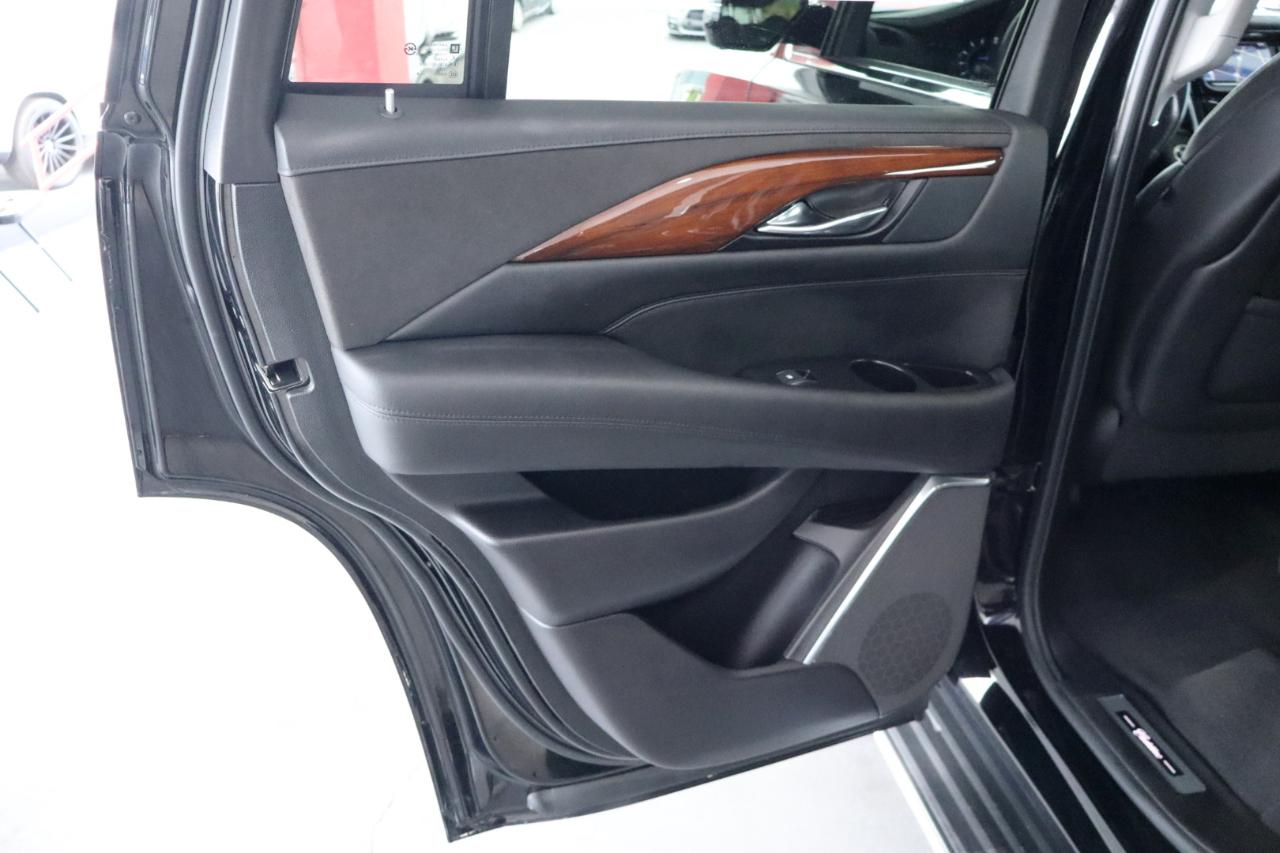 Cadillac Escalade 2WD 4dr Luxury 2020