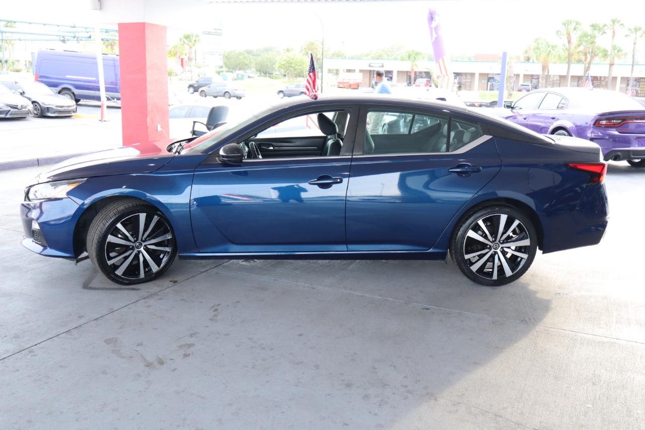 Nissan Altima 2.5 SR Sedan 2021