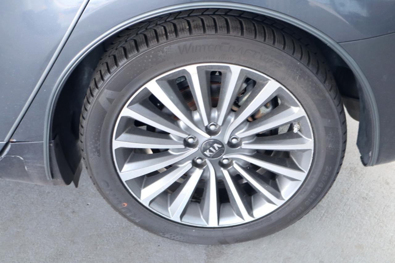 Kia Cadenza Premium 2017