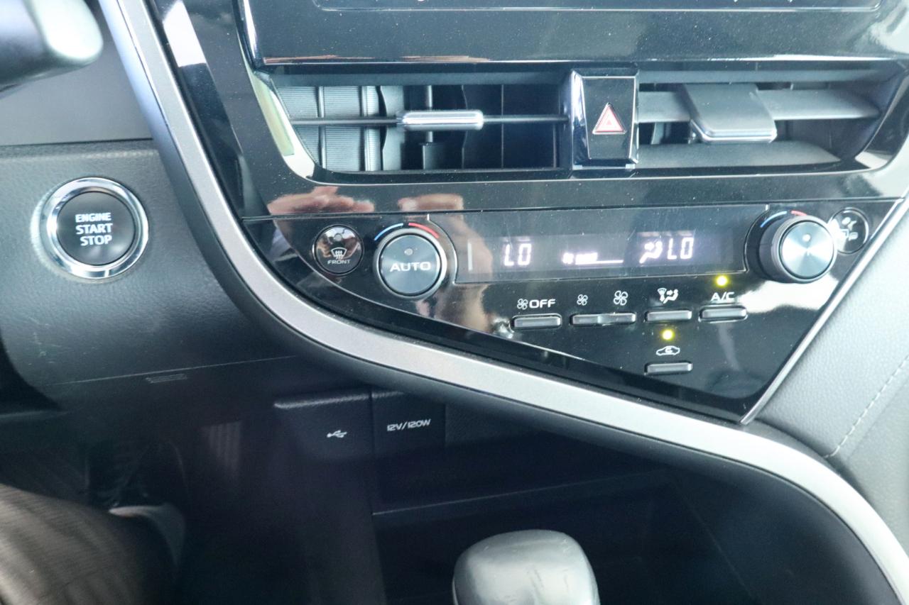 Toyota Camry SE Auto (Natl) 2023