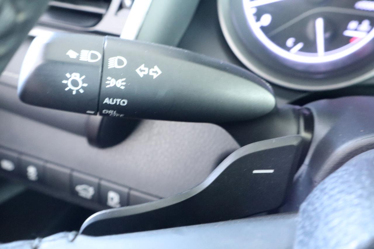 Toyota Camry SE Auto (Natl) 2023