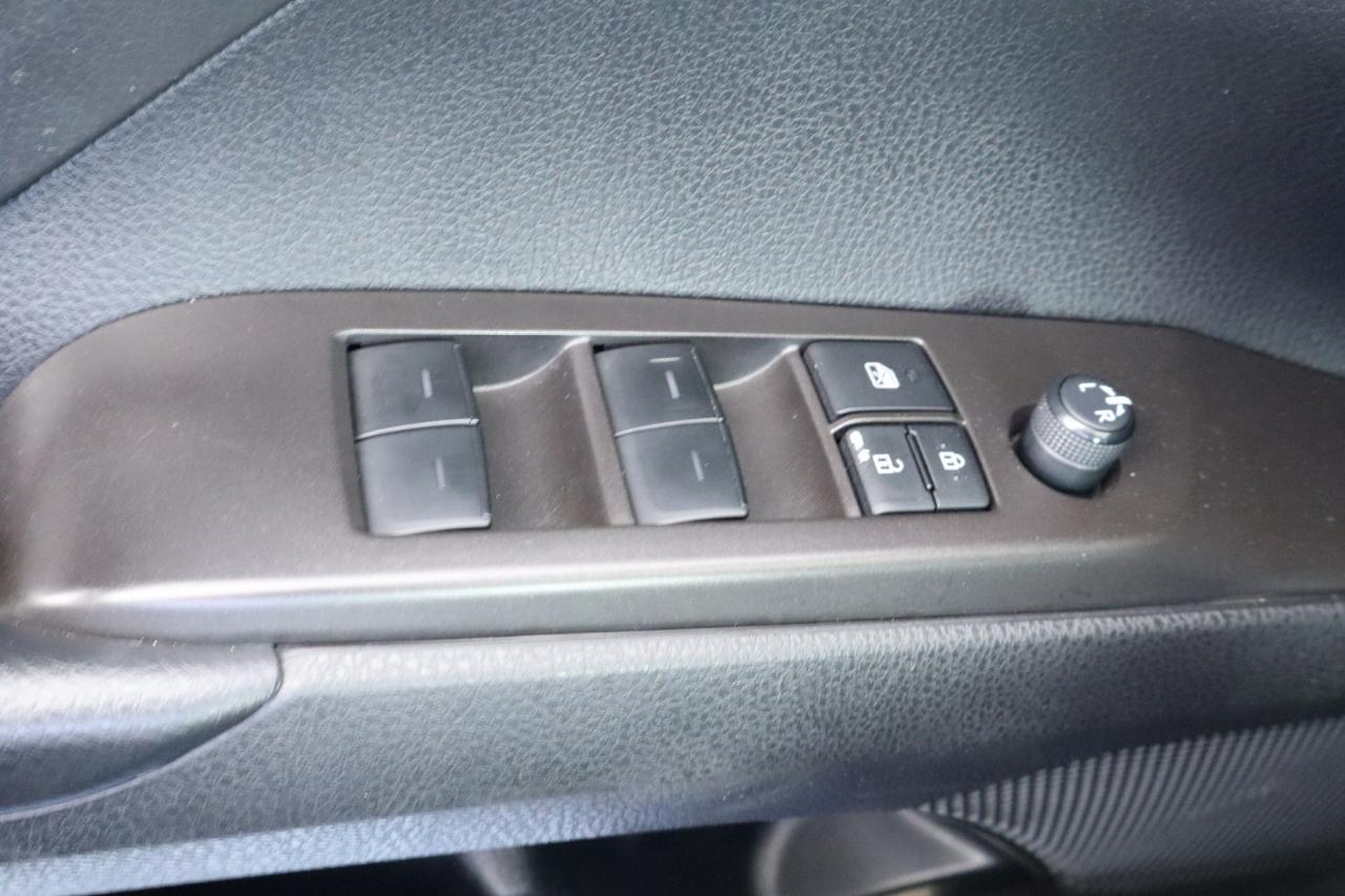 Toyota Camry SE Auto (Natl) 2023