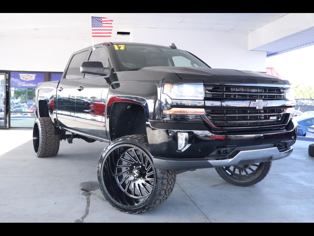 Chevrolet Silverado 1500 4WD Crew Cab 143.5" LT w/2LT 2017