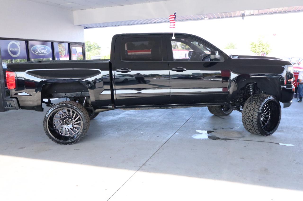 Chevrolet Silverado 1500 4WD Crew Cab 143.5" LT w/2LT 2017