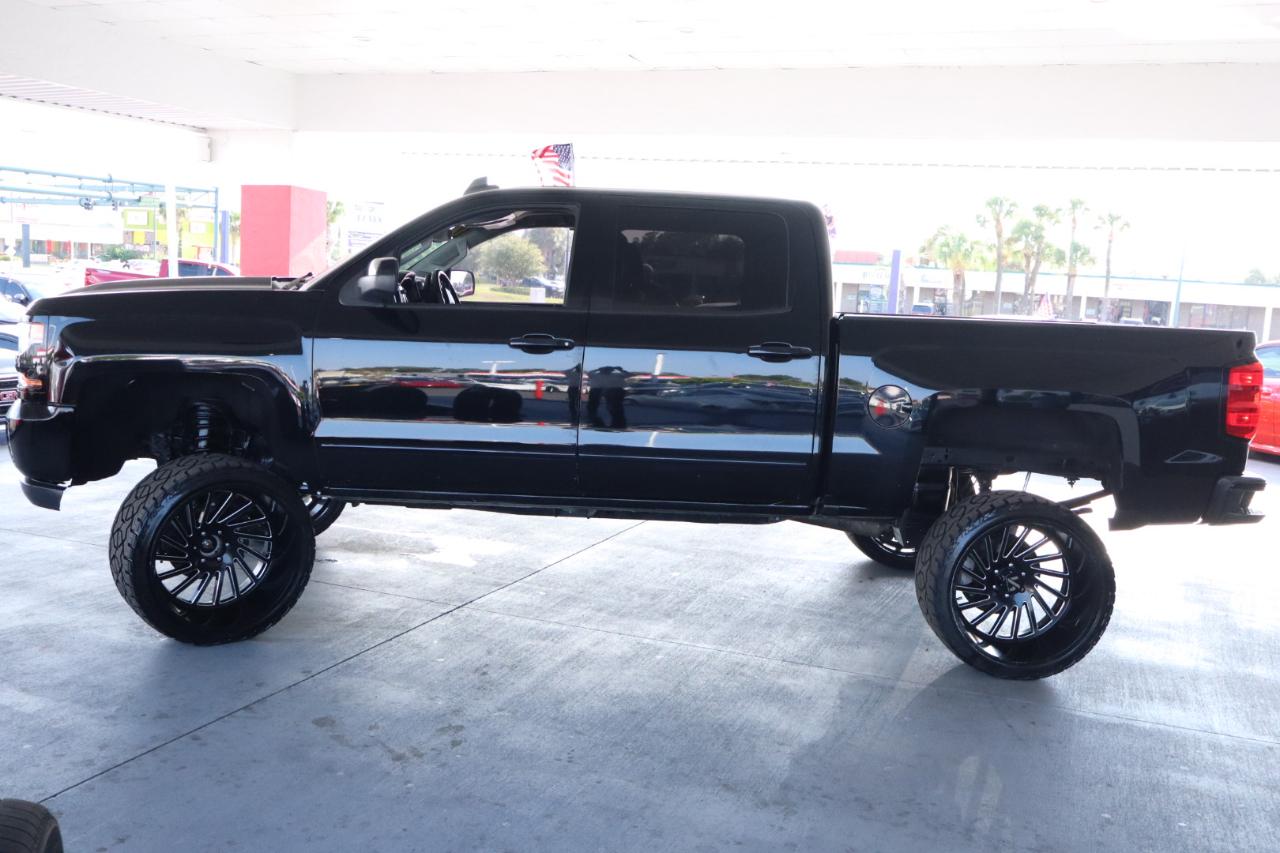 Chevrolet Silverado 1500 4WD Crew Cab 143.5" LT w/2LT 2017