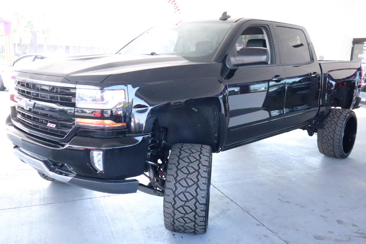 Chevrolet Silverado 1500 4WD Crew Cab 143.5" LT w/2LT 2017