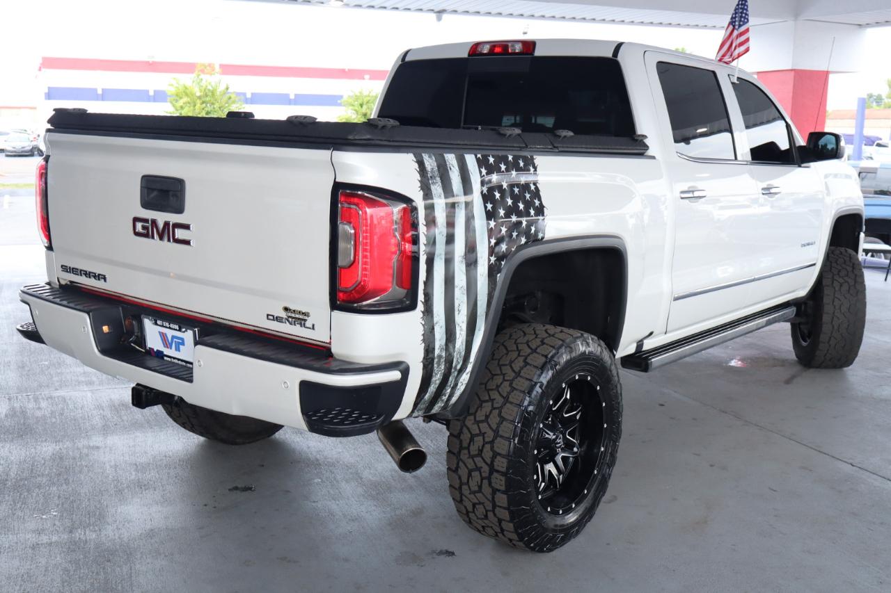 GMC Sierra 1500 4WD Crew Cab 143.5" Denali 2018