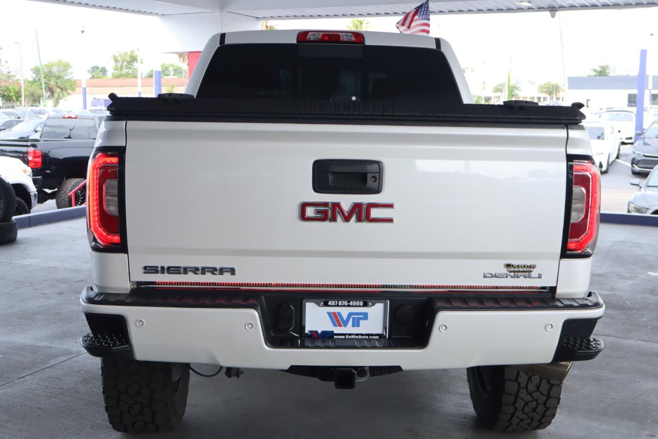 GMC Sierra 1500 4WD Crew Cab 143.5" Denali 2018