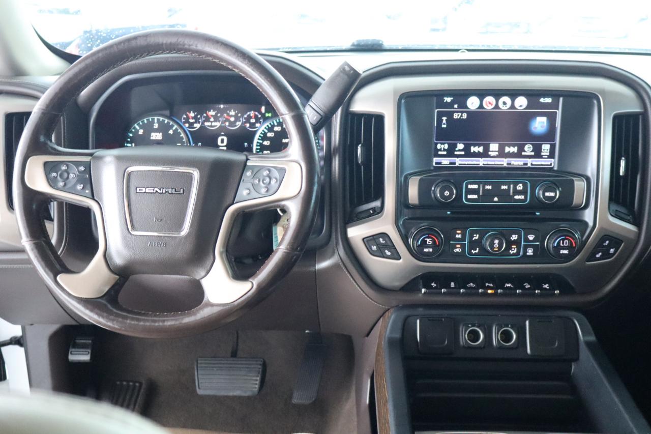 GMC Sierra 1500 4WD Crew Cab 143.5" Denali 2018