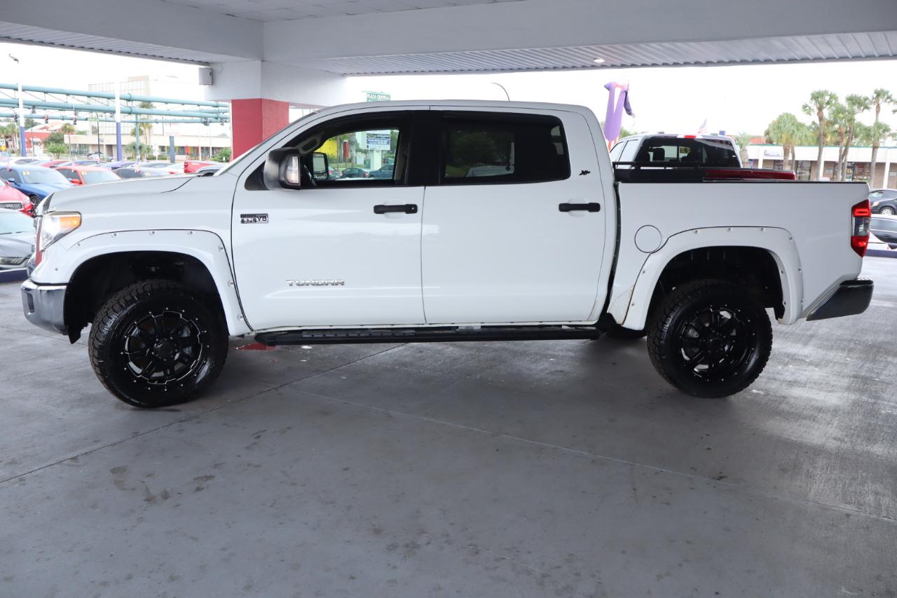 Toyota Tundra 4WD Truck CrewMax 5.7L FFV V8 6-Spd AT SR5 (Natl) 2015