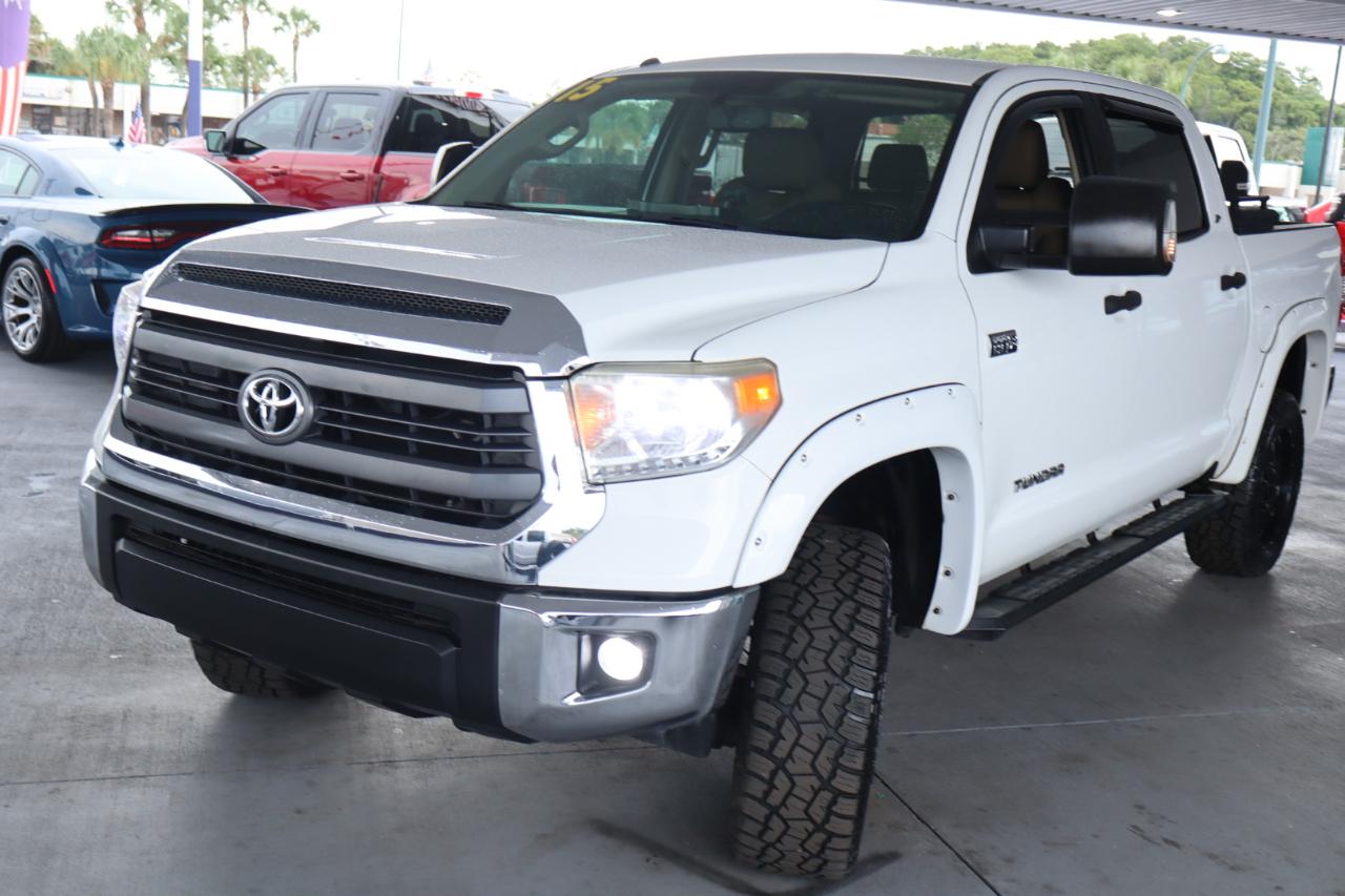 Toyota Tundra 4WD Truck CrewMax 5.7L FFV V8 6-Spd AT SR5 (Natl) 2015