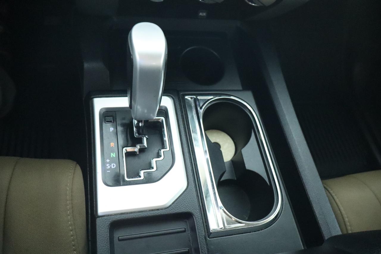 Toyota Tundra 4WD Truck CrewMax 5.7L FFV V8 6-Spd AT SR5 (Natl) 2015