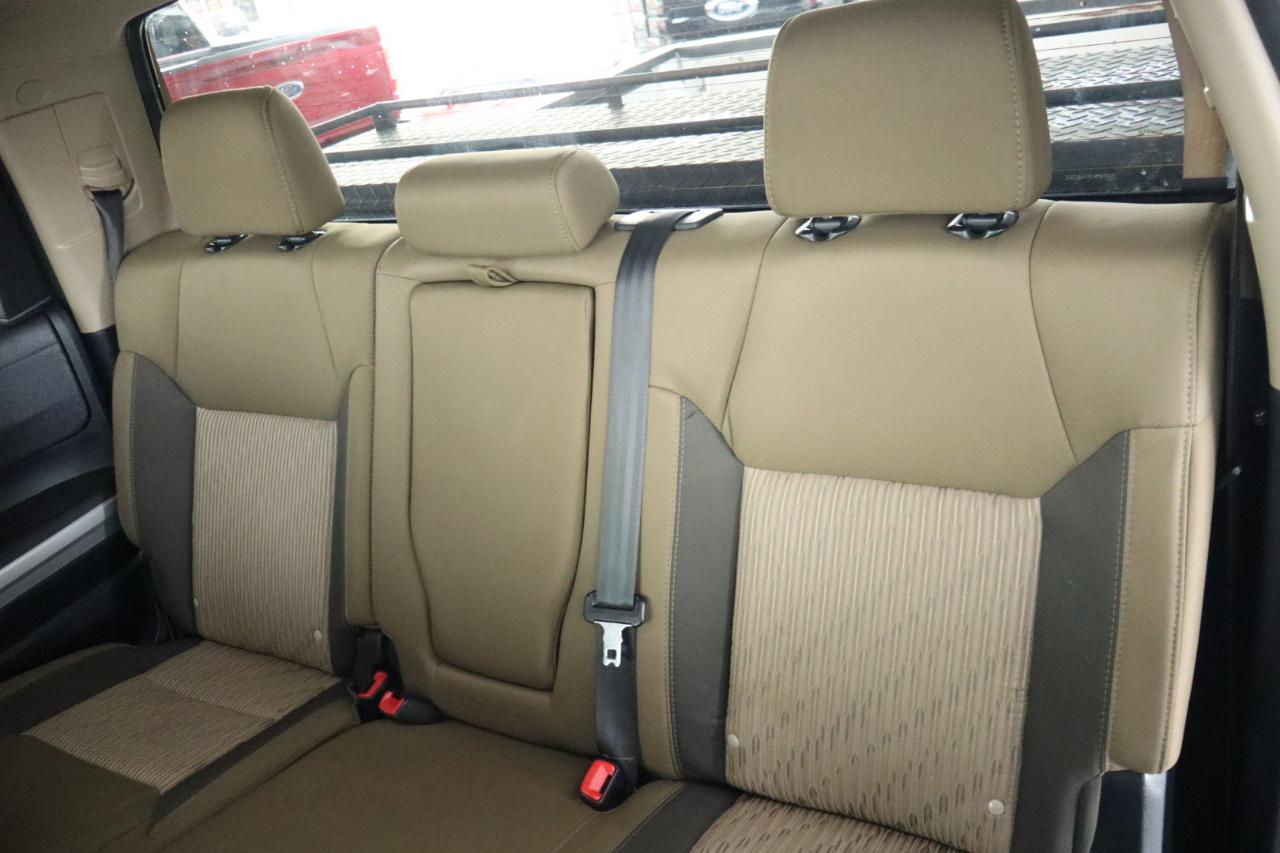 Toyota Tundra 4WD Truck CrewMax 5.7L FFV V8 6-Spd AT SR5 (Natl) 2015