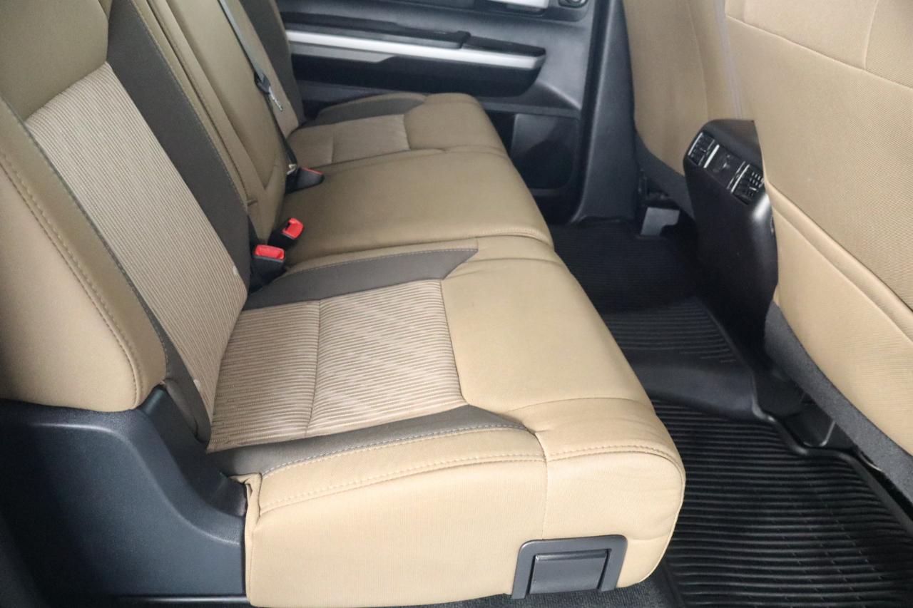 Toyota Tundra 4WD Truck CrewMax 5.7L FFV V8 6-Spd AT SR5 (Natl) 2015