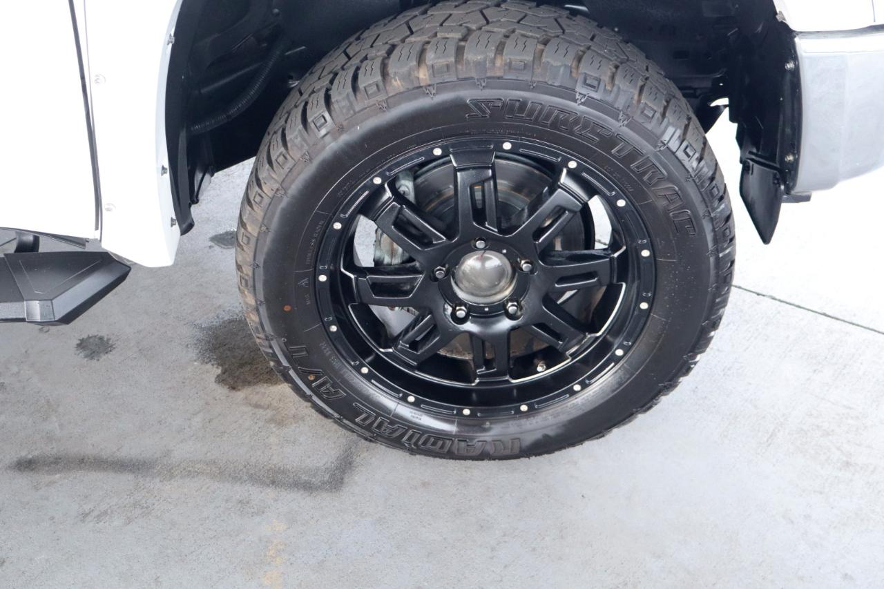 Toyota Tundra 4WD Truck CrewMax 5.7L FFV V8 6-Spd AT SR5 (Natl) 2015