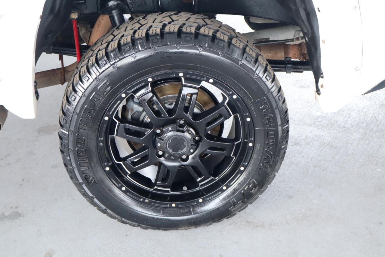 Toyota Tundra 4WD Truck CrewMax 5.7L FFV V8 6-Spd AT SR5 (Natl) 2015