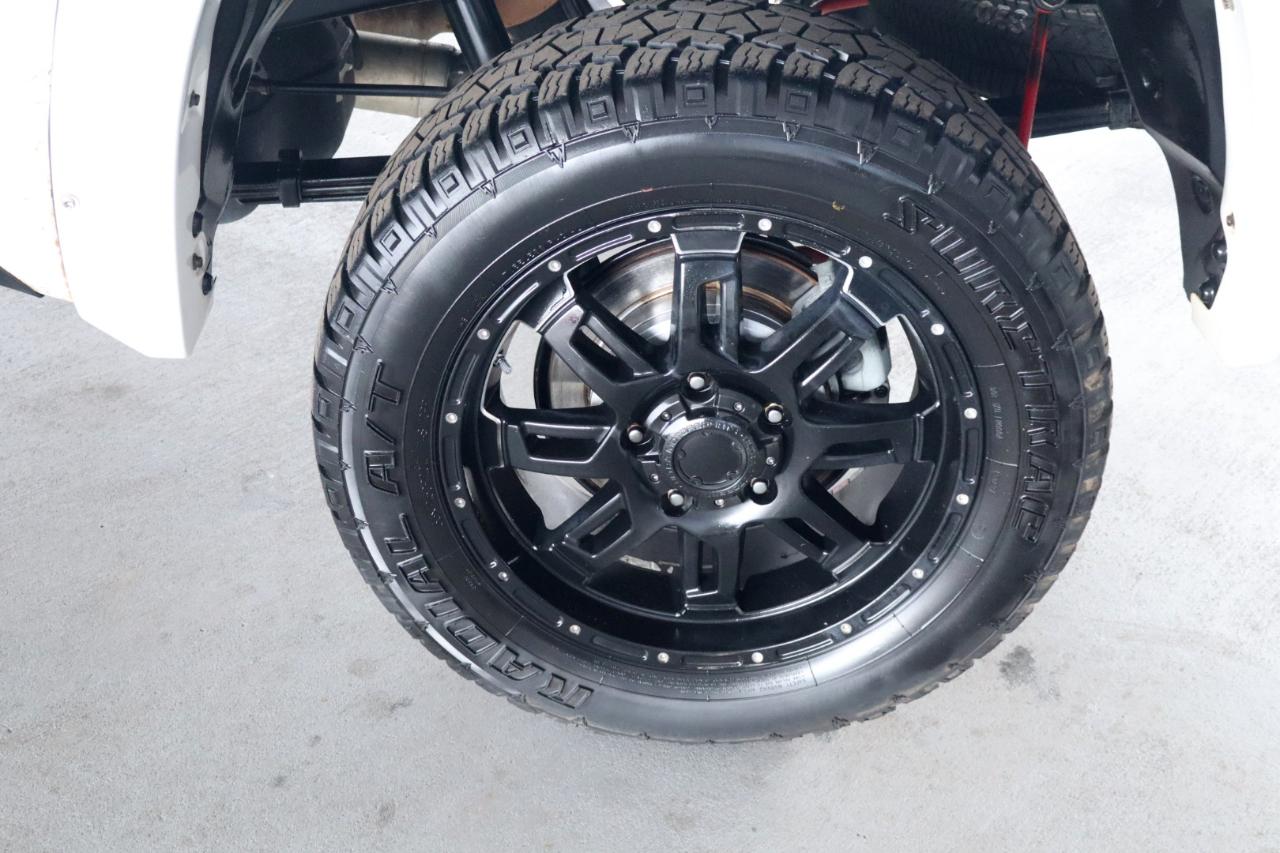 Toyota Tundra 4WD Truck CrewMax 5.7L FFV V8 6-Spd AT SR5 (Natl) 2015