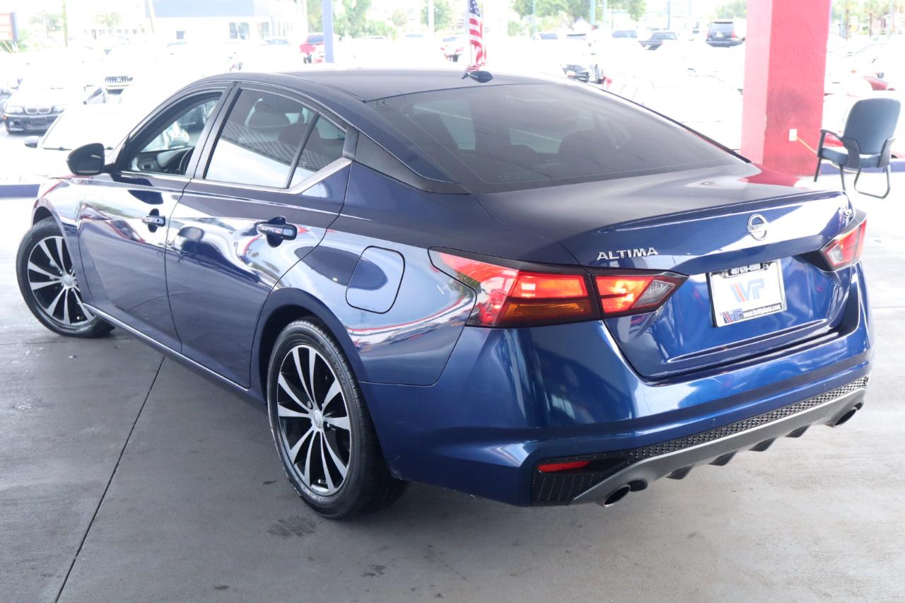 Nissan Altima 2.5 SR Sedan 2022