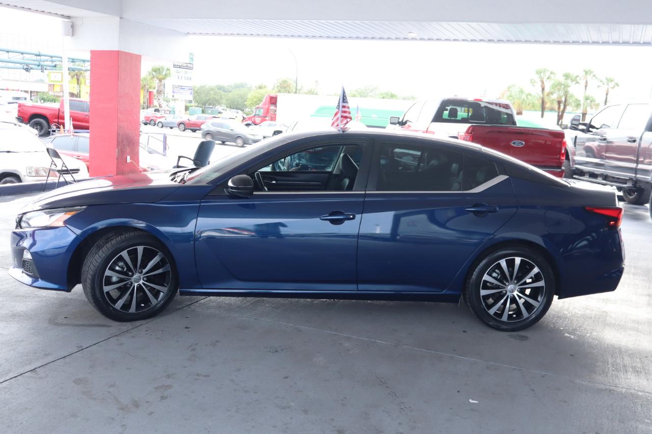 Nissan Altima 2.5 SR Sedan 2022